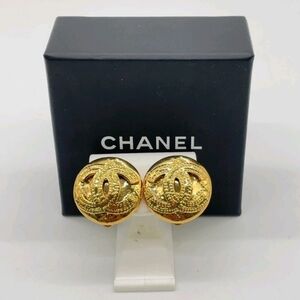 100% Authentic Chanel Coco Marks Round GP  Earrings  W/Box/Bag  SK070135